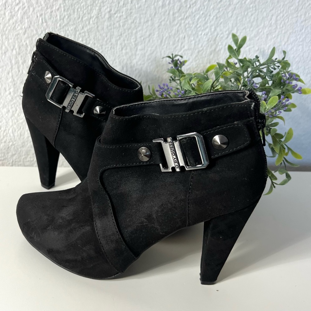 G by Guess Size 7 Black Velvet Women Back Zip Ankle Booties Boots Shoes Heels